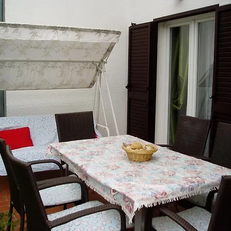 Mira Villa